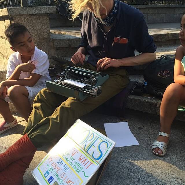 street-writing-in-paris-1